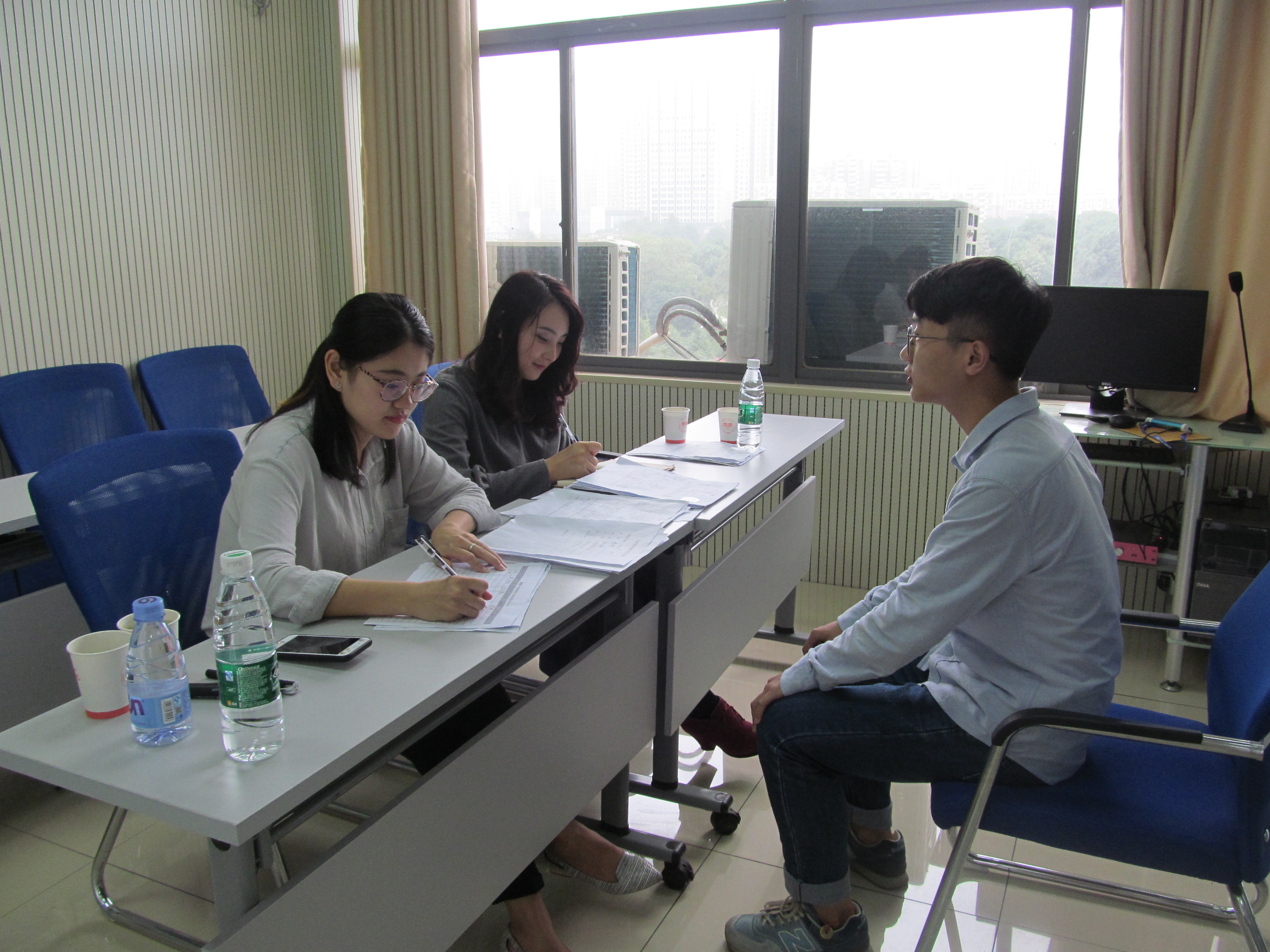 我校举行第三批深圳东部华侨城教学班学员选拔面试