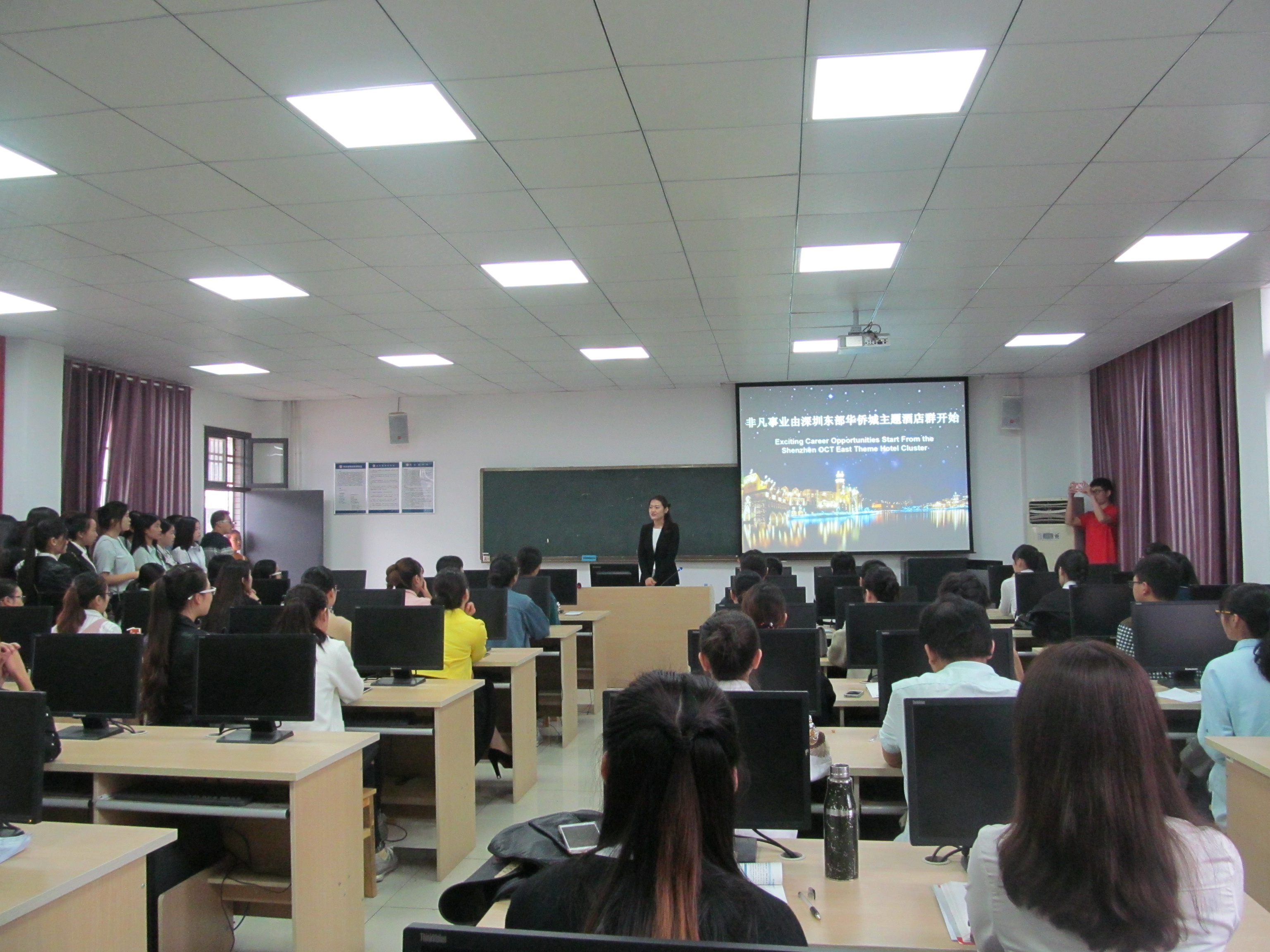 我校举行第三批深圳东部华侨城教学班学员选拔面试