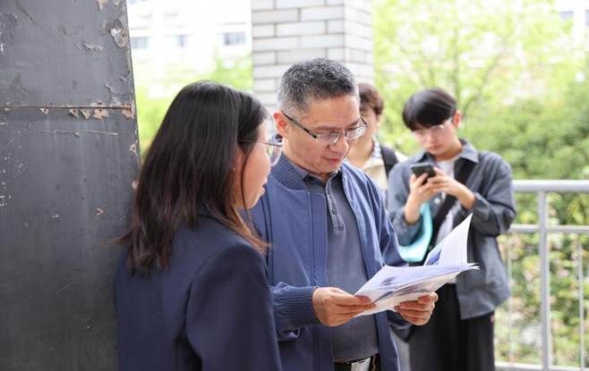 3d583a95b7394e413a2d49eb38104bc5